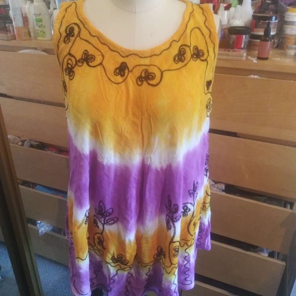 Super cute flowing shirt